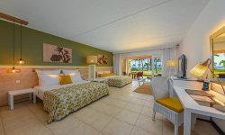 Victoria Beachcomber Resort &amp; Spa