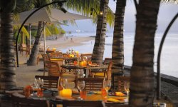 Beachcomber Hotels & Resorts, Mauritius, île Maurice, Le Victoria Hotel, 4+-star, Beach, Travel, Tourism, Sea view, Beach view, Pool side, Service, Food, Restaurant, Sunset,