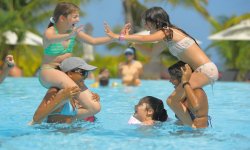 Beachcomber Hotels & Resorts, Mauritius, île Maurice, Le Victoria Hotel, 4+-star, Beach, Travel, Tourism, Miniclub, Mini-club, Service,