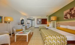 Victoria Beachcomber Resort & Spa