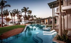 Victoria Beachcomber Resort & Spa